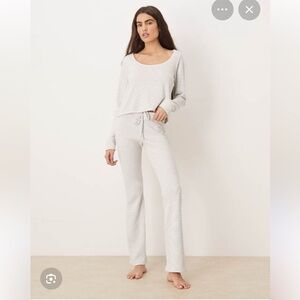 Gilly Hicks Lounge Set